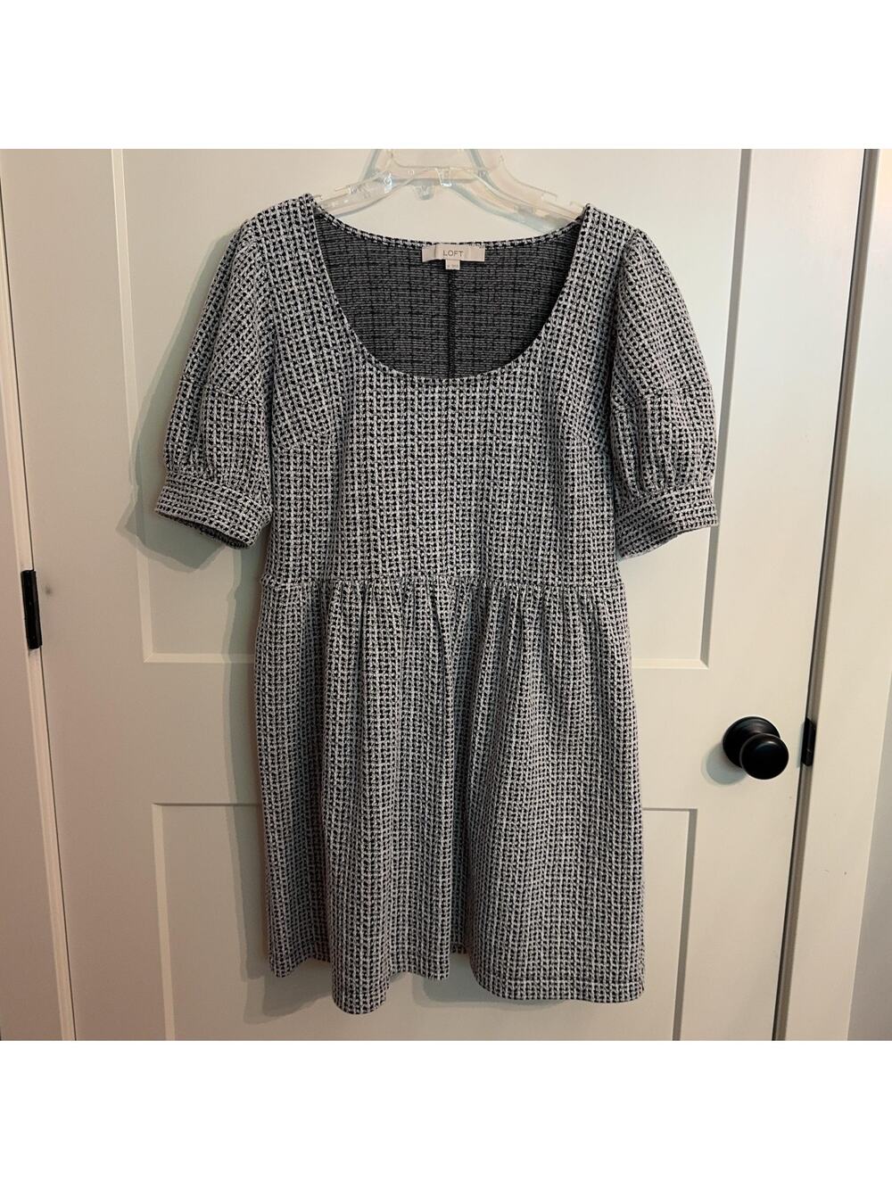 LOFT Dress Sz M Black Check Jacquard Puff Sleeve Fit & Flare Office Knee Length